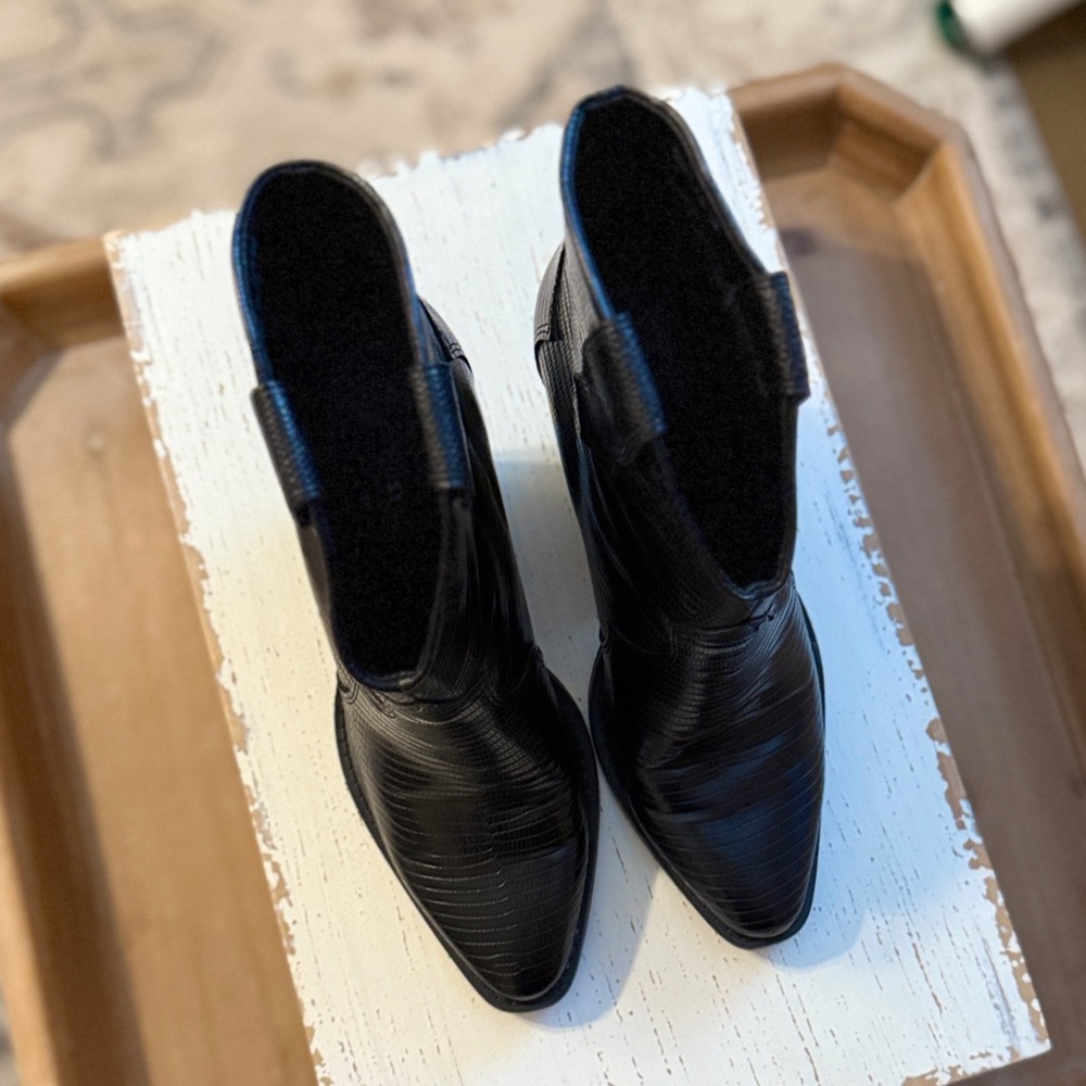 Chinese Laundry Black Bonnie Booties - Picture 2 of 12